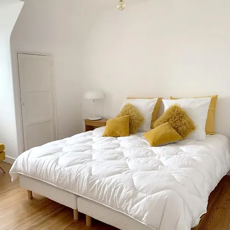 With 2 Bedrooms In With Wifi *
