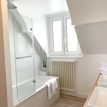 With 2 Bedrooms In With Wifi Granville