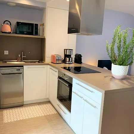 Apartment With 2 Bedrooms In With Wifi Granville